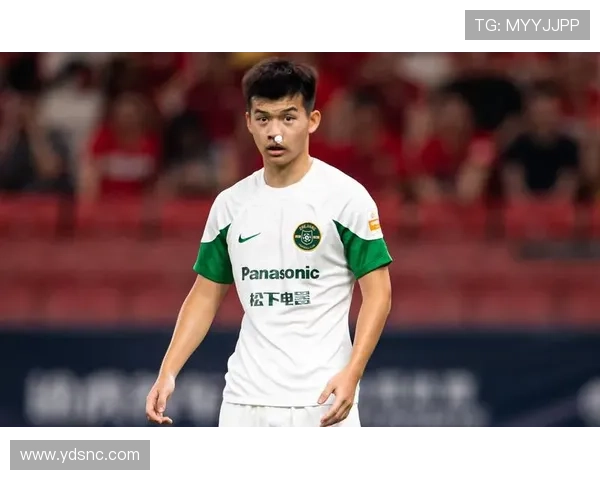 国足闪电失球邵时代首度失误刘浩帆遭批 国足闪电失球邵时代首度失误刘浩帆遭批